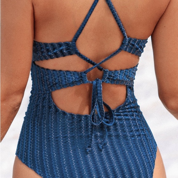 Sapphire one piece swimsuit - Picture 2 of 7